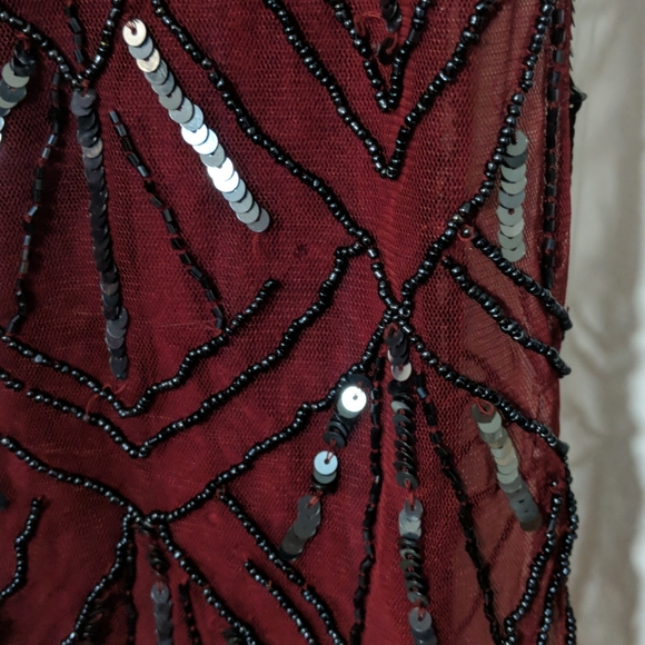 Burgundy sequin and beaded tank - Picture 4 of 4